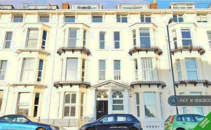 2 Bedroom Flat To Rent In South Parade, Southsea, PO5