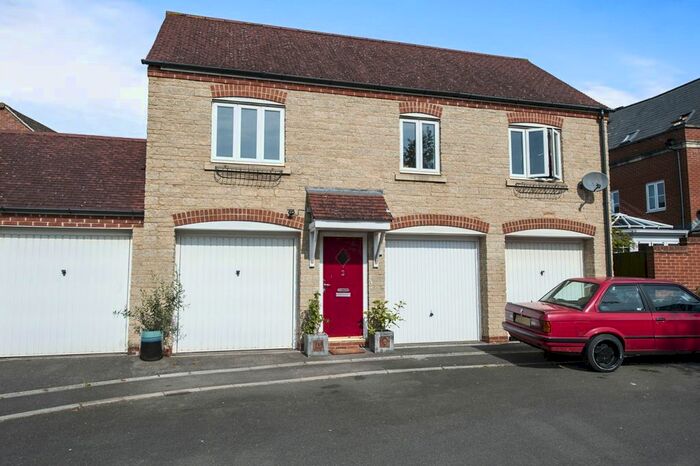 2 Bedroom Flat To Rent In Maybold Crescent, Swindon, SN25