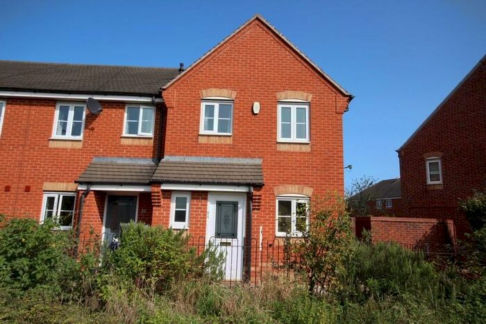 3 Bedroom House To Rent In Eden Close, Hilton, Derbyshire, DE65
