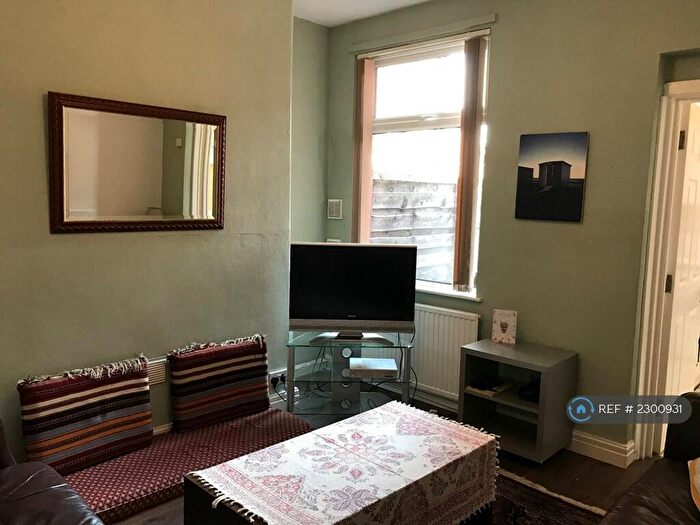 4 Bedroom Terraced House To Rent In Shippey Street, Manchester, M14