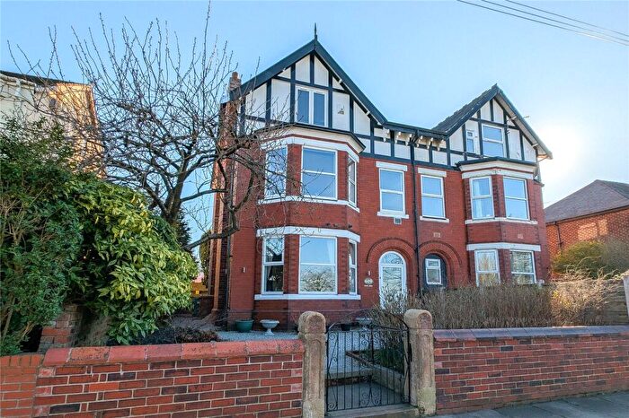7 Bedroom Semi-Detached House For Sale In Manchester Road, Denton, Tameside, M34