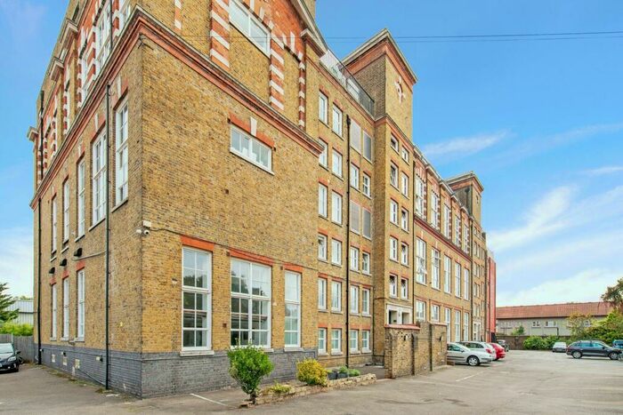 1 Bedroom Flat To Rent In Gervase Street, London, SE15
