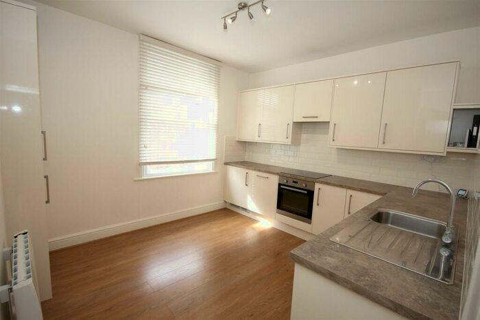 1 Bedroom Apartment To Rent In The Broadway, Haywards Heath, RH16