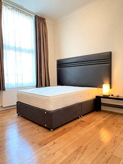 Studio To Rent In Cheniston Gardens, High Street Kensington, London, W8