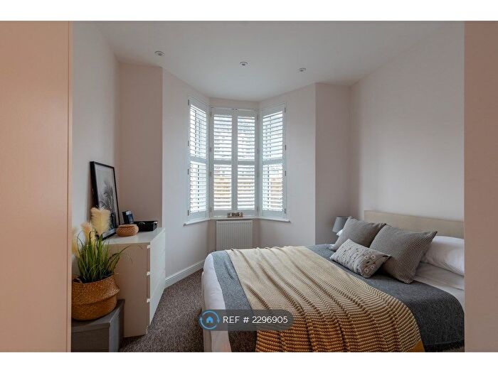 1 Bedroom Flat To Rent In Cynthia Road, Bath, BA2