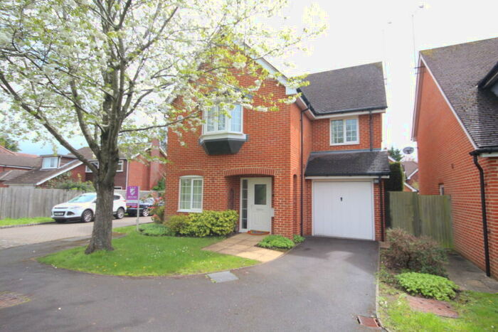 4 Bedroom Detached House To Rent In The Laurels, Woodley, Reading, Berkshire, RG5