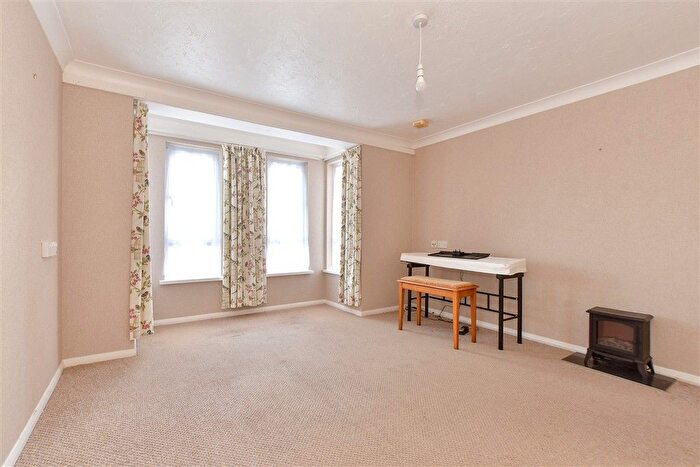 2 Bedroom Flat For Sale In Sandown Road, Sandown, Isle Of Wight, PO36