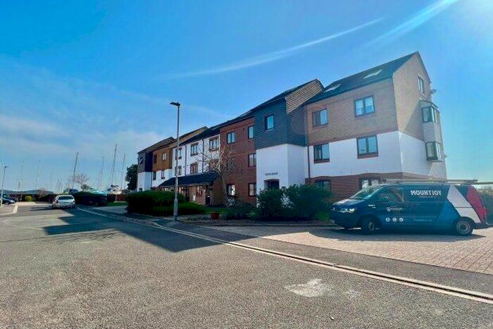 2 Bedroom Flat To Rent In Solent Heights, Southsea, PO4