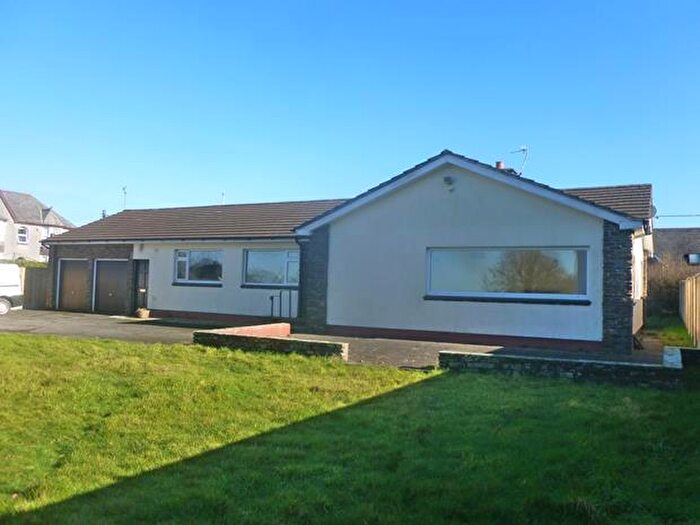 4 Bedroom Bungalow To Rent In North Road, Holsworthy, EX22