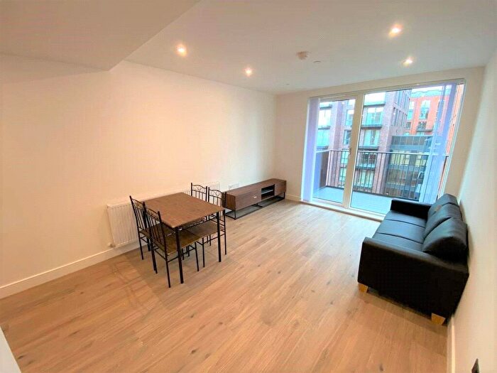 2 Bedroom Apartment To Rent In Snow Hill Wharf, Shadwell Street, Birmingham, B4