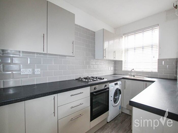 2 Bedroom Maisonette To Rent In Barnard Gardens, Hayes, Middlesex, UB4
