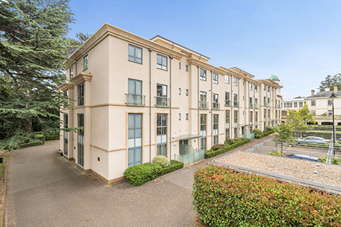 3 Bedroom Flat For Sale In Humphris Place, Cheltenham, GL53