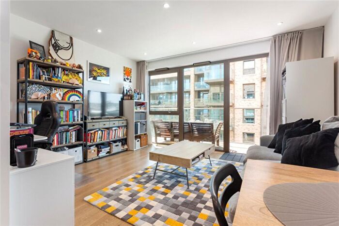 1 Bedroom Apartment For Sale In Hemming Street, London, E1