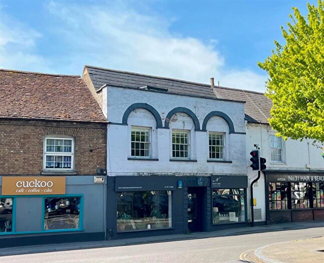 1 Bedroom Flat For Sale In South Street, Wilton, SP2