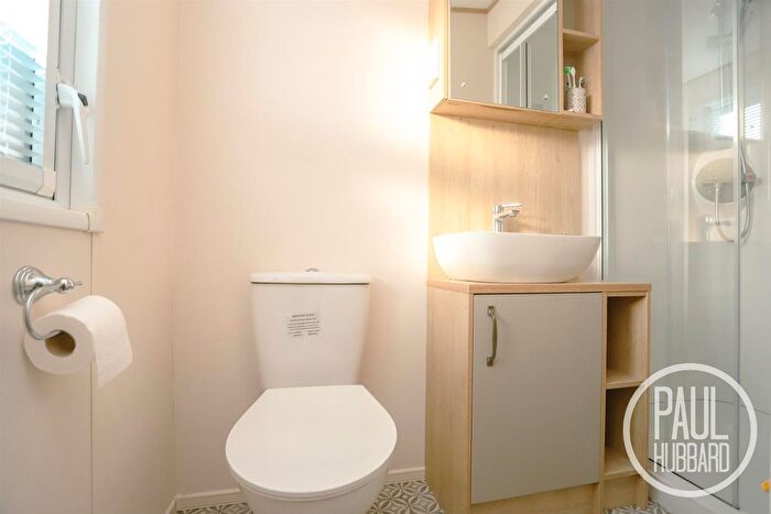 2 Bedroom Park Home For Sale In Pakefield Caravan Park, Pakefield, NR33