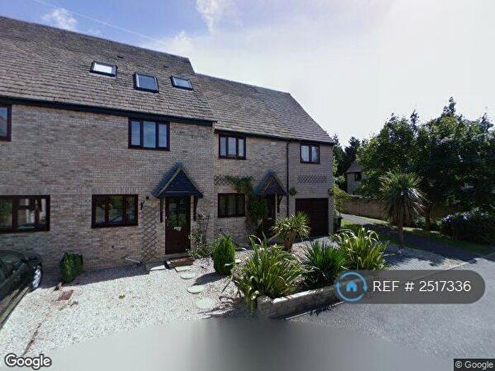 4 Bedroom Terraced House To Rent In Donnington Close, Witney, OX28