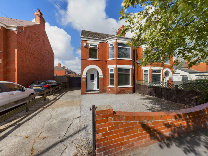 3 Bedroom Semi-Detached House To Rent In Gillshill Road, Hull, Yorkshire, HU8