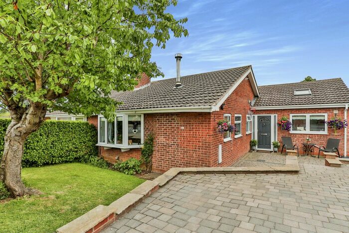 3 Bedroom Bungalow For Sale In Limestone Grove, Burniston, Scarborough, North Yorkshire, YO13