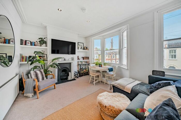 3 Bedroom Flat To Rent In Steerforth Street, London, SW18