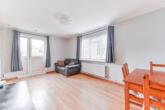 1 Bedroom Flat To Rent In Vermont Road, Crystal Palace, London, SE19