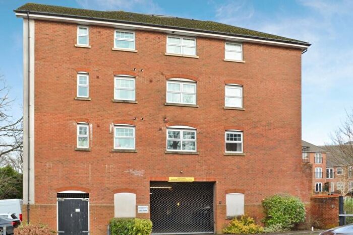 2 Bedroom Apartment For Sale In Woodflied Road, Northgate, RH10