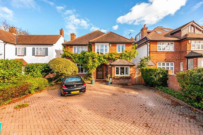4 Bedroom Detached House For Sale In Coombe Road, New Malden, KT3