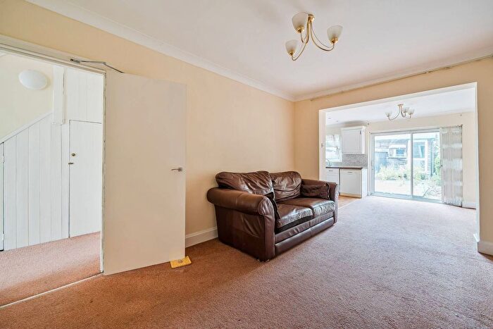 3 Bedroom Semi-detached House For Sale In Toorack Road, Harrow, HA3
