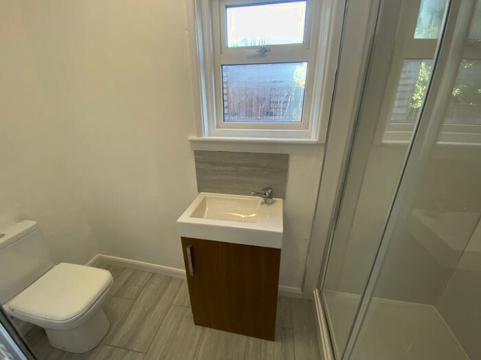 4 Bedroom House To Rent In Earls Road, SO14