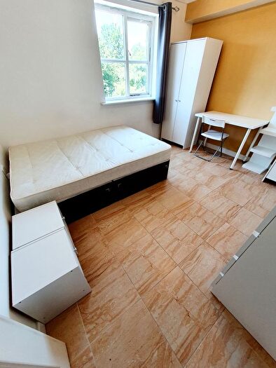 2 Bedroom Flat For Sale In Otter Close, London, E15