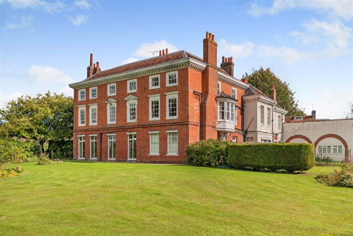 2 Bedroom Apartment For Sale In Cripple Street, Maidstone, ME15