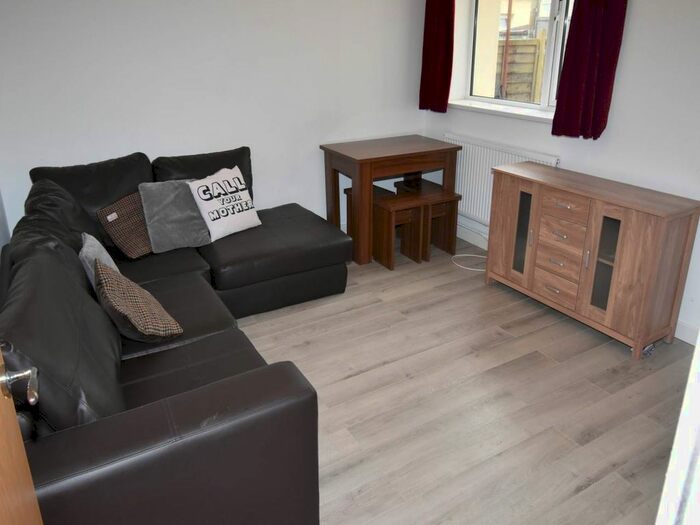4 Bedroom Property To Rent In Fleet Street, Sandfields, City Centre, Swansea, SA1