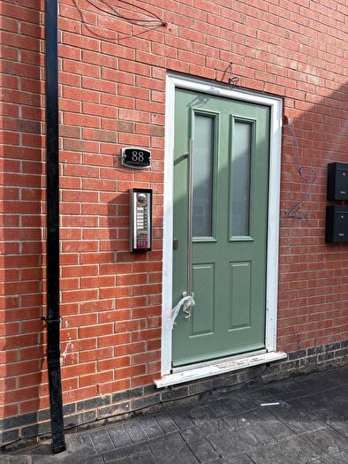 2 Bedroom Flat To Rent In Eastleigh Road, Leicester, LE3