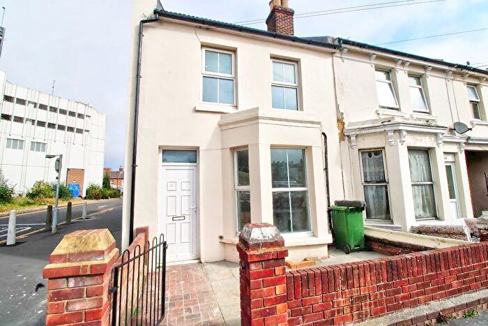 3 Bedroom Block Of Flats For Sale In Tideswell Road, Eastbourne, BN21