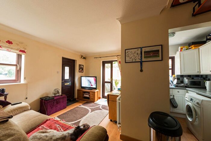 1 Bedroom Semi-Detached House To Rent In Barn Close, Hungerford, RG17