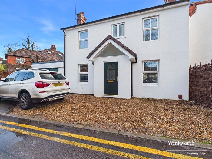 4 Bedroom Detached House To Rent In Gipsy Lane, Wokingham, Berkshire, RG40