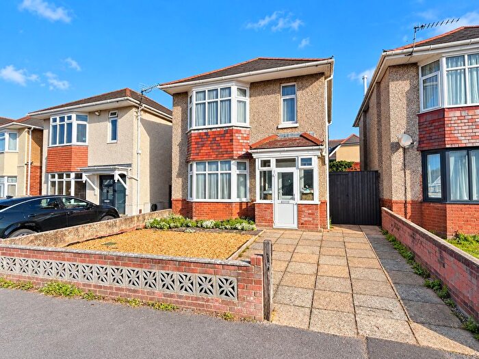 3 Bedroom Detached House For Sale In Pine Road, Bournemouth, BH9