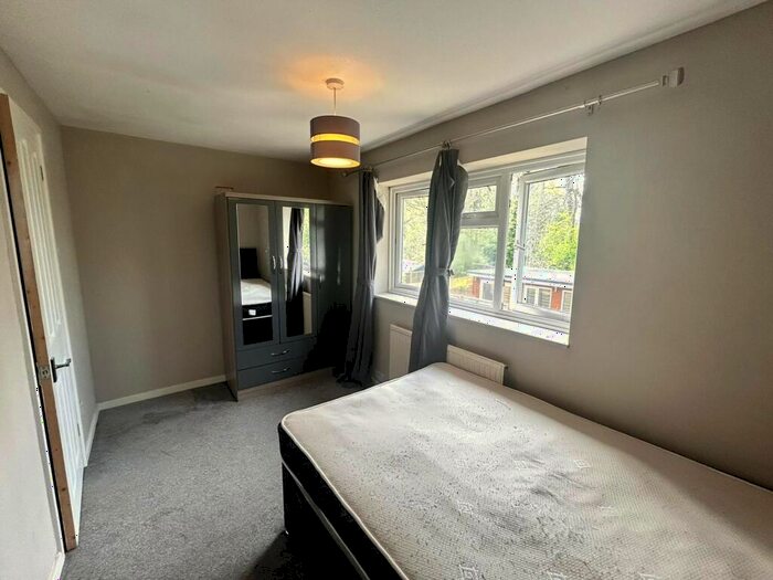 1 Bedroom House To Rent In Southgate, RH10