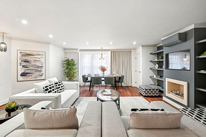 1 Bedroom Flat To Rent In Lowndes Court, Lowndes Square, SW1X