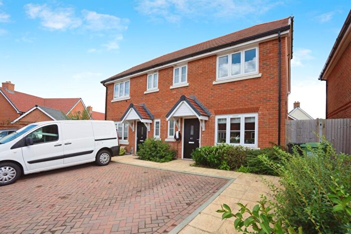 3 Bedroom Semi Detached House For Sale In Honeysuckle Avenue, Hellingly, Hailsham, BN27