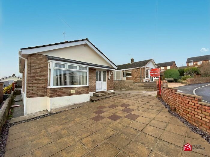 3 Bedroom Detached Bungalow For Sale In South View, Kenfig Hill