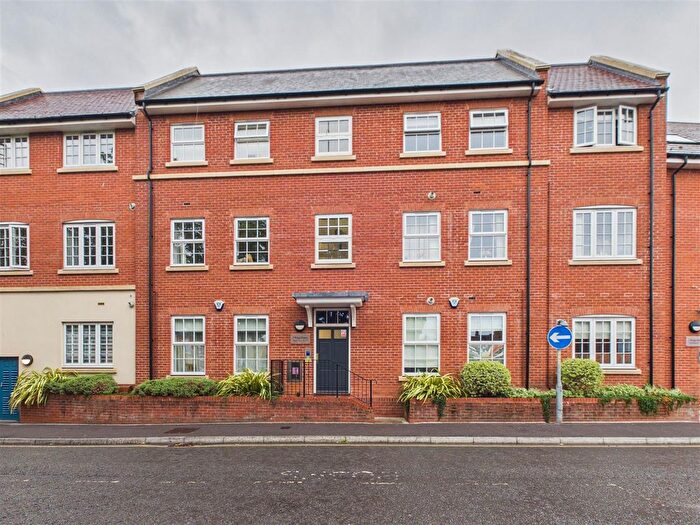 2 Bedroom Flat For Sale In Apartment, King Street, Worcester, WR1