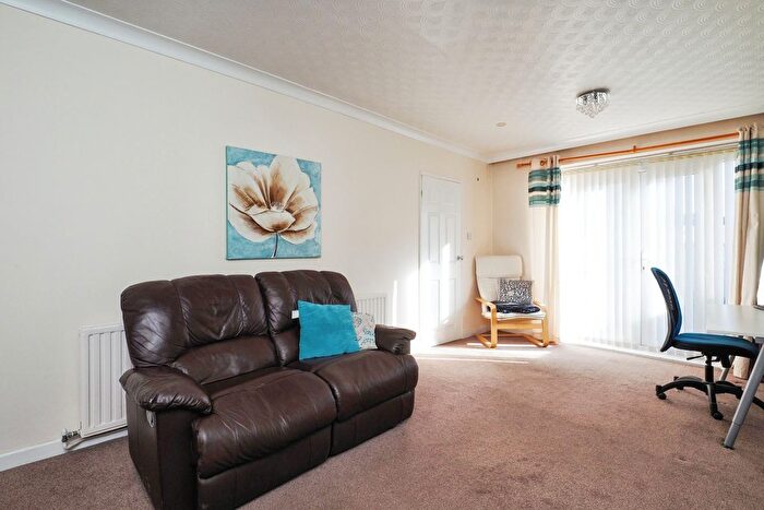3 Bedroom End Terrace House For Sale In Bransdale Road, Clifton, Nottingham, NG11
