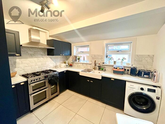 3 Bedroom Terraced House To Rent In First Avenue, Manor Park, E12