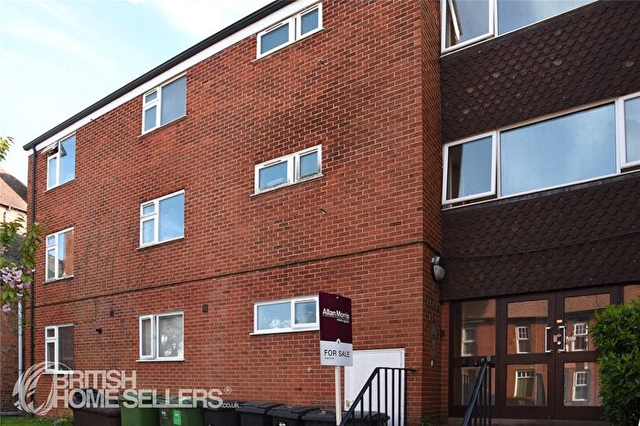 2 Bedroom Flat For Sale In New Street, Upton-Upon-Severn, Worcester, Worcestershire, WR8