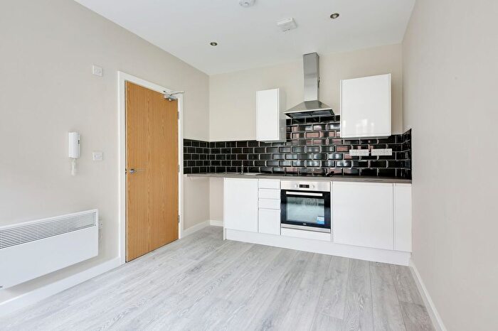 1 Bedroom Flat To Rent In East Lane, Runcorn, WA7
