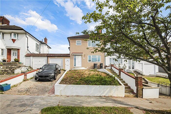 3 Bedroom Semi-Detached House To Rent In Christian Fields, London, SW16