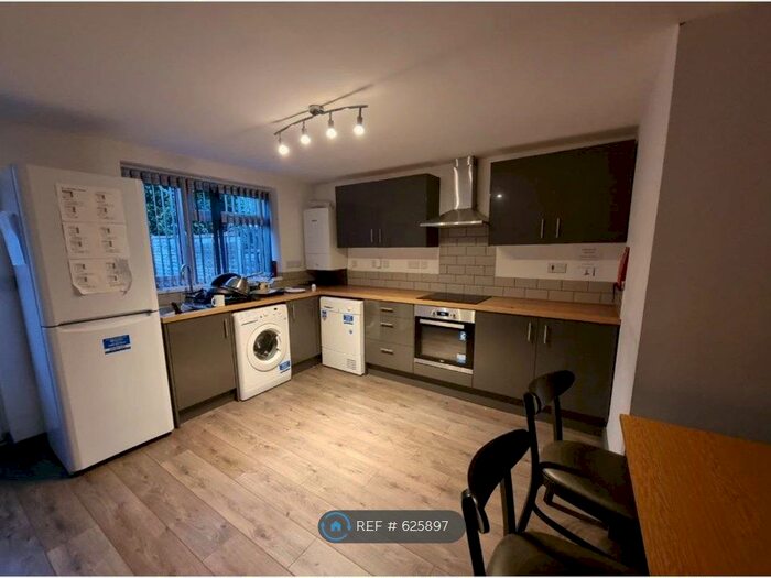 4 Bedroom Semi-Detached House To Rent In Terry Road, Coventry CV1