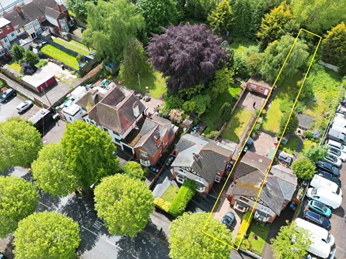 3 Bedroom Semi-Detached House For Sale In Lythalls Lane, Holbrooks, Coventry - Large Garden & No Chain, CV6