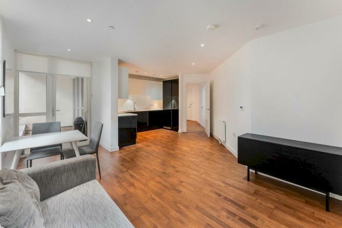1 Bedroom Apartment To Rent In Discovery Tower, Canning Town, London, E16