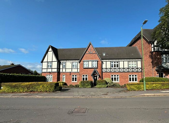 2 Bedroom Flat To Rent In Station Road, Dorridge, Solihull, West Midlands, B93